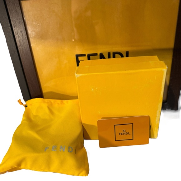 Fendi Reversible Zucca Monogram Leather Belt with Gold FF Buckle Made in Italy - Picture 4 of 13